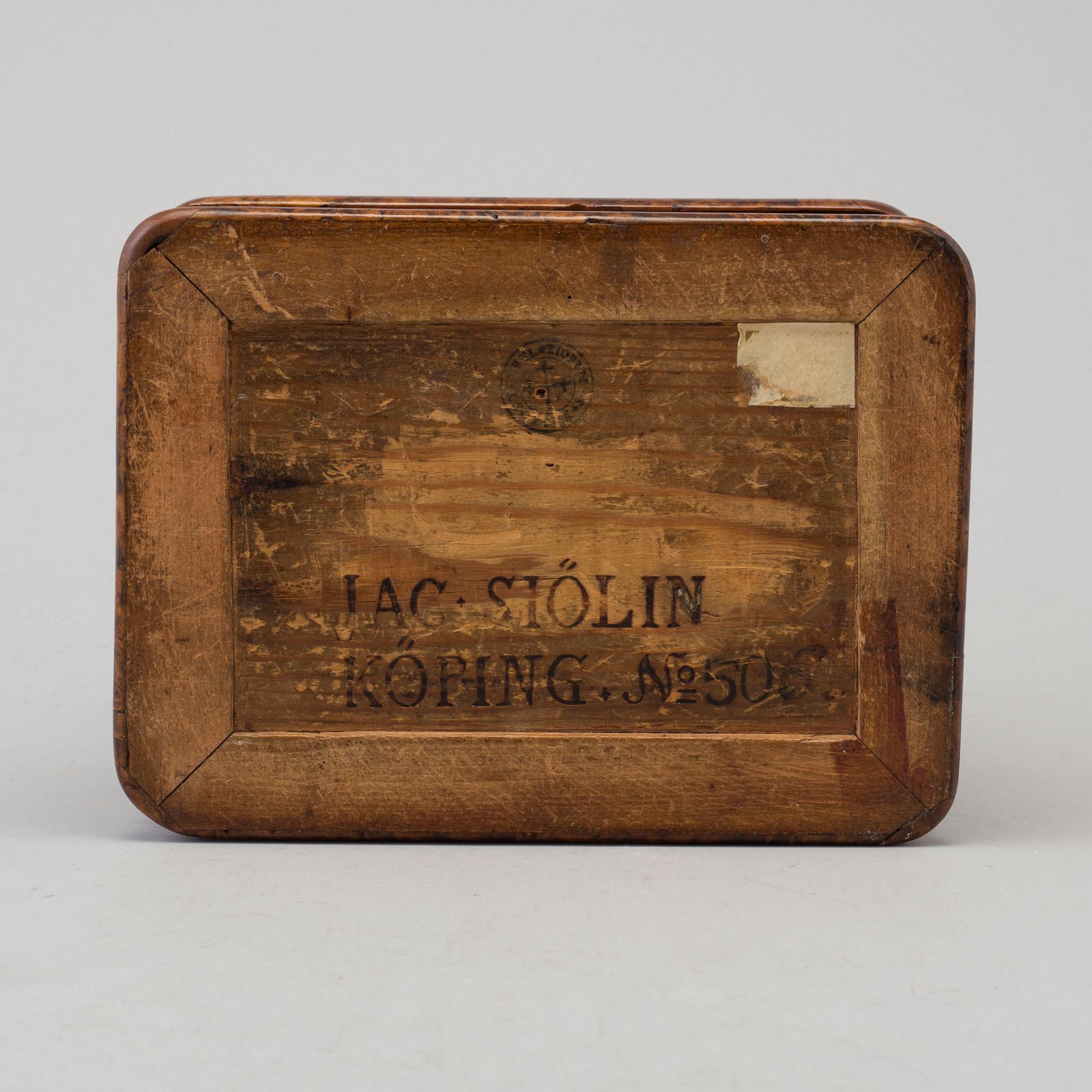 JACOB SIÖLIN, a burr alder veneered box from Köping, signed and numbered 506.