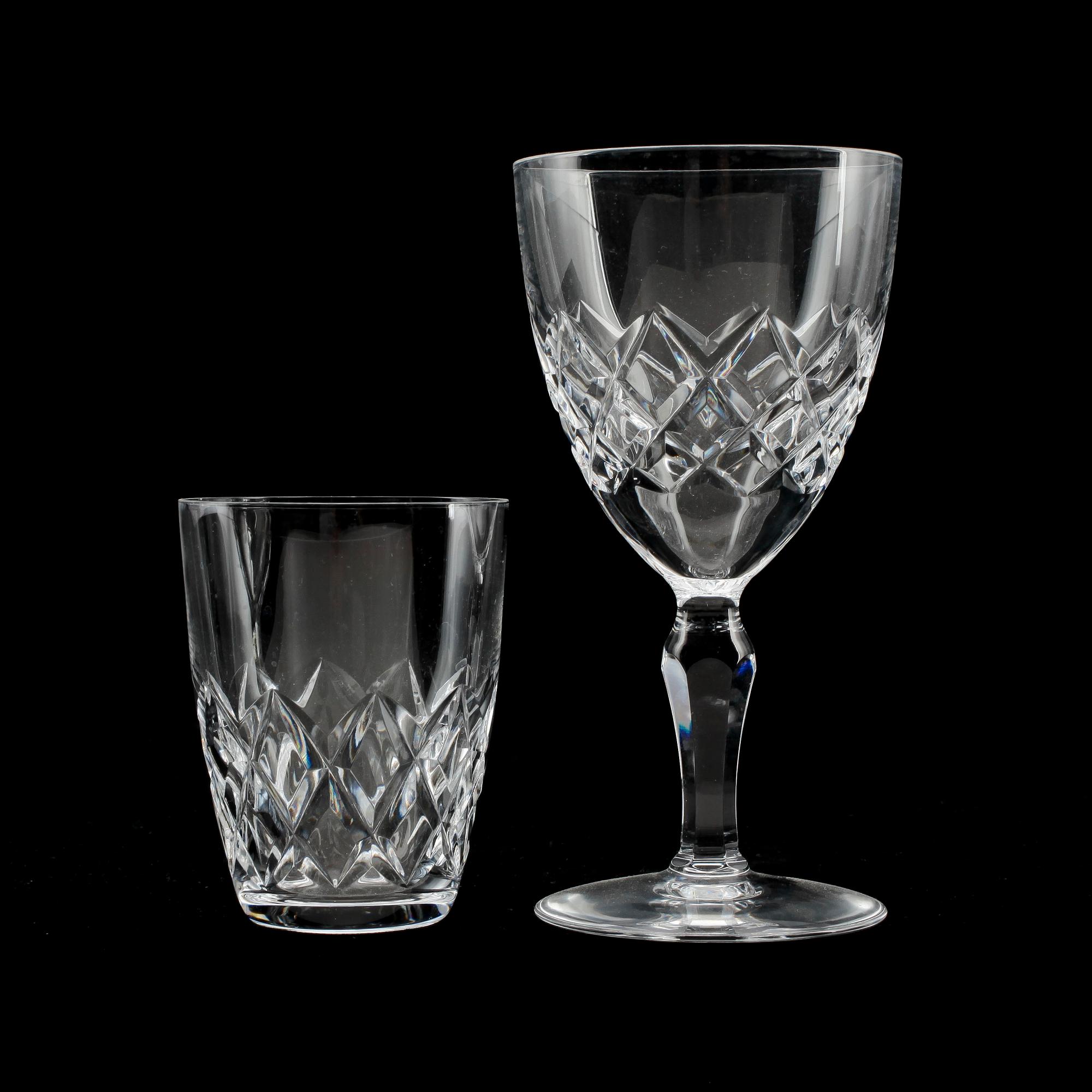 GLASSERVISDELAR, 33, glas, "Karolina", Gunnar Cyrén, Orrefors.