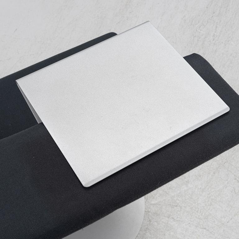 Fredrik Mattson, fåtöljer, 3 st, "Innovation C", Blå station, 2005.