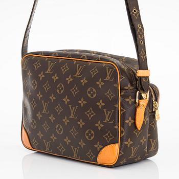 Louis Vuitton, a Monogram Canvas 'Nil 28' shoulder bag.