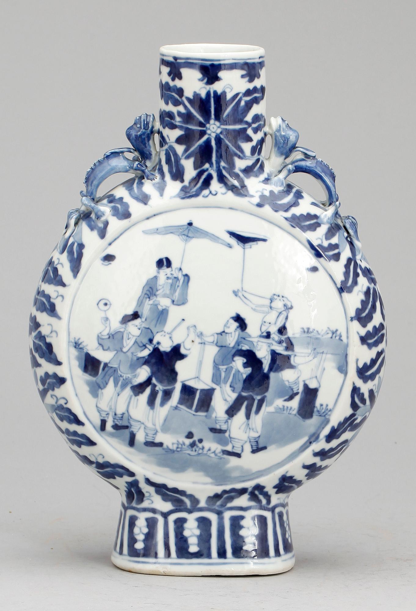 PILGRIMSKRUS, porslin, Kina, 1800-tal.
