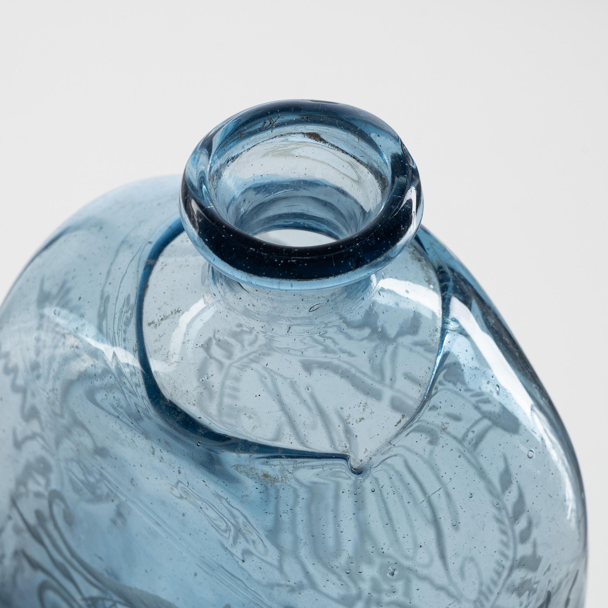 Brännvinsflaskor, tre stycken, bland annat Cedesbergs glasbruk, 17/1800-tal.