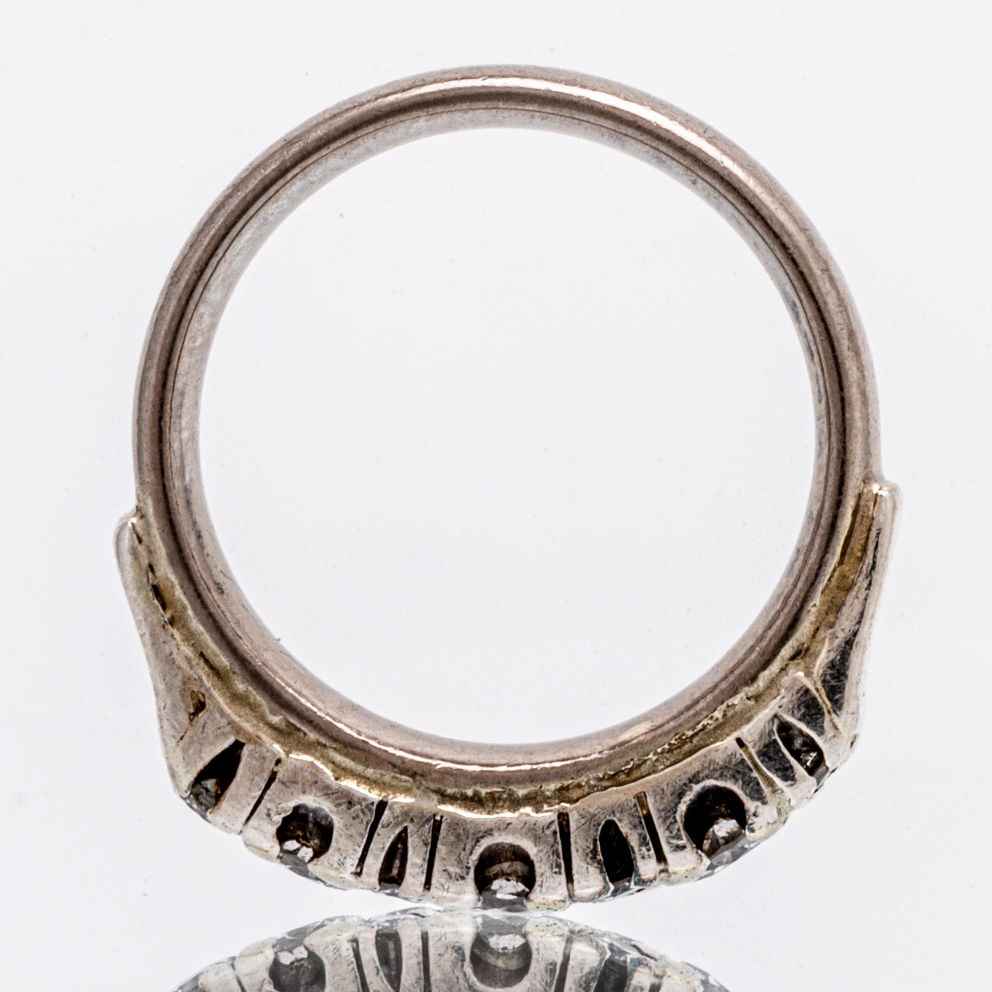 Ring 18K whitegold 3 larger and 8 smaller diamonds approx 0,5 ct, size 53,5.