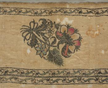 Inramat broderi (Bocha), antik, silke och metall, Osmanska riket, ca 63 x 33 cm, (with the frame 94 x 39 cm).