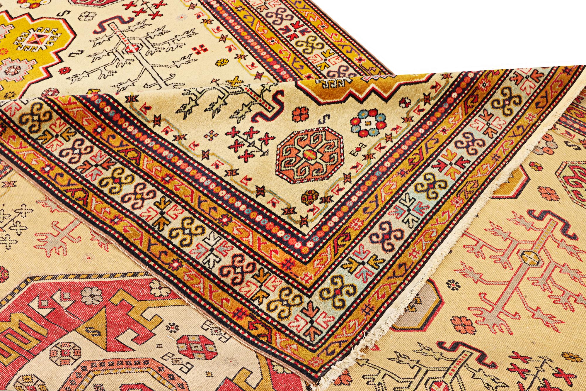 An Ardebil carpet, c. 310 x 192 cm.
