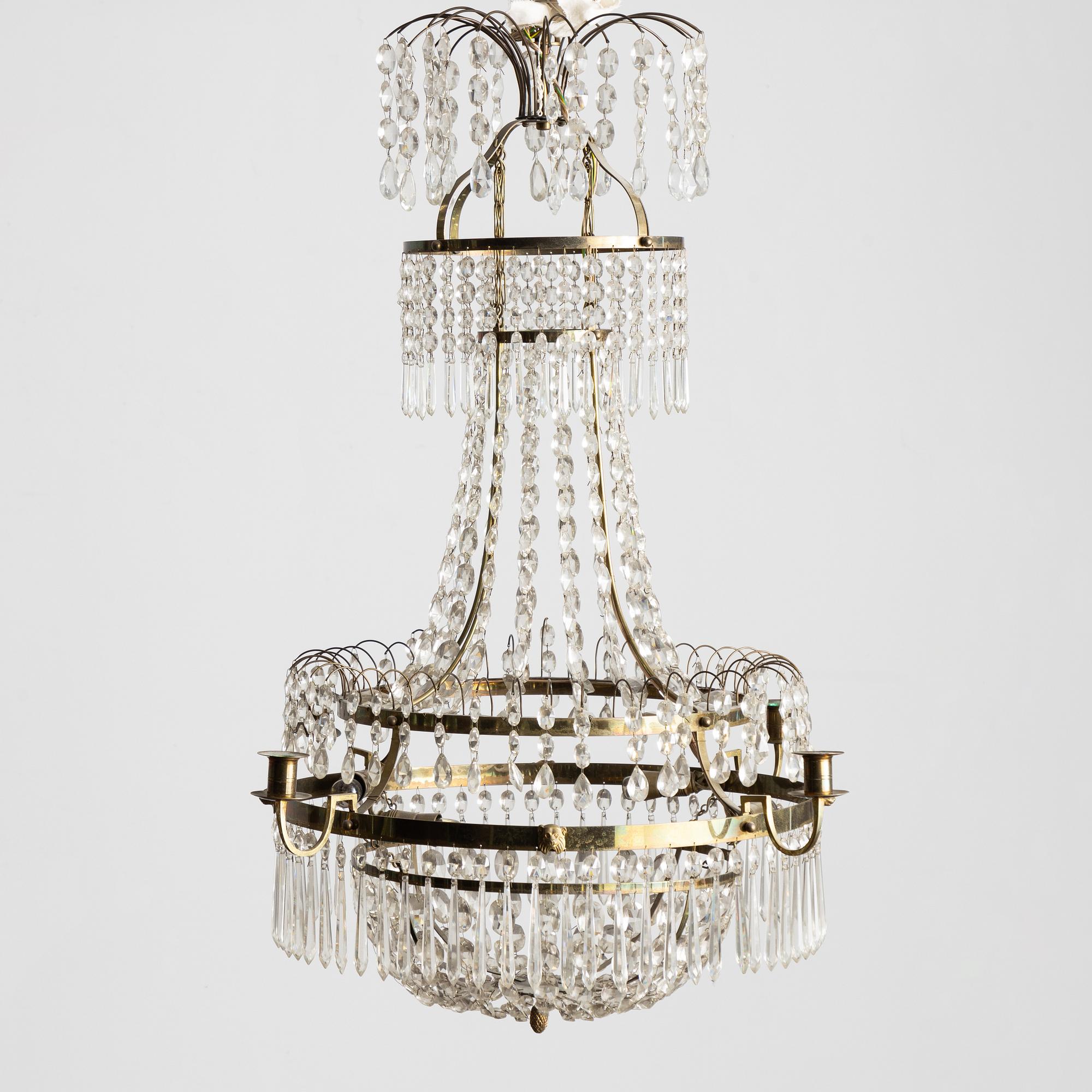 Ljuskrona, omkring 1900, Gustaviansk stil.