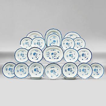 829. A blue and white dinner service, Qing dynasty, Qianlong (1736-1795), (53 pieces).