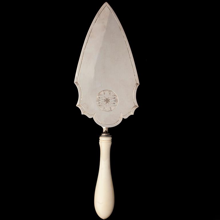 MURARSPADE, silver och elfenben, Birmingham, England 1865. Totalvikt 190 g.