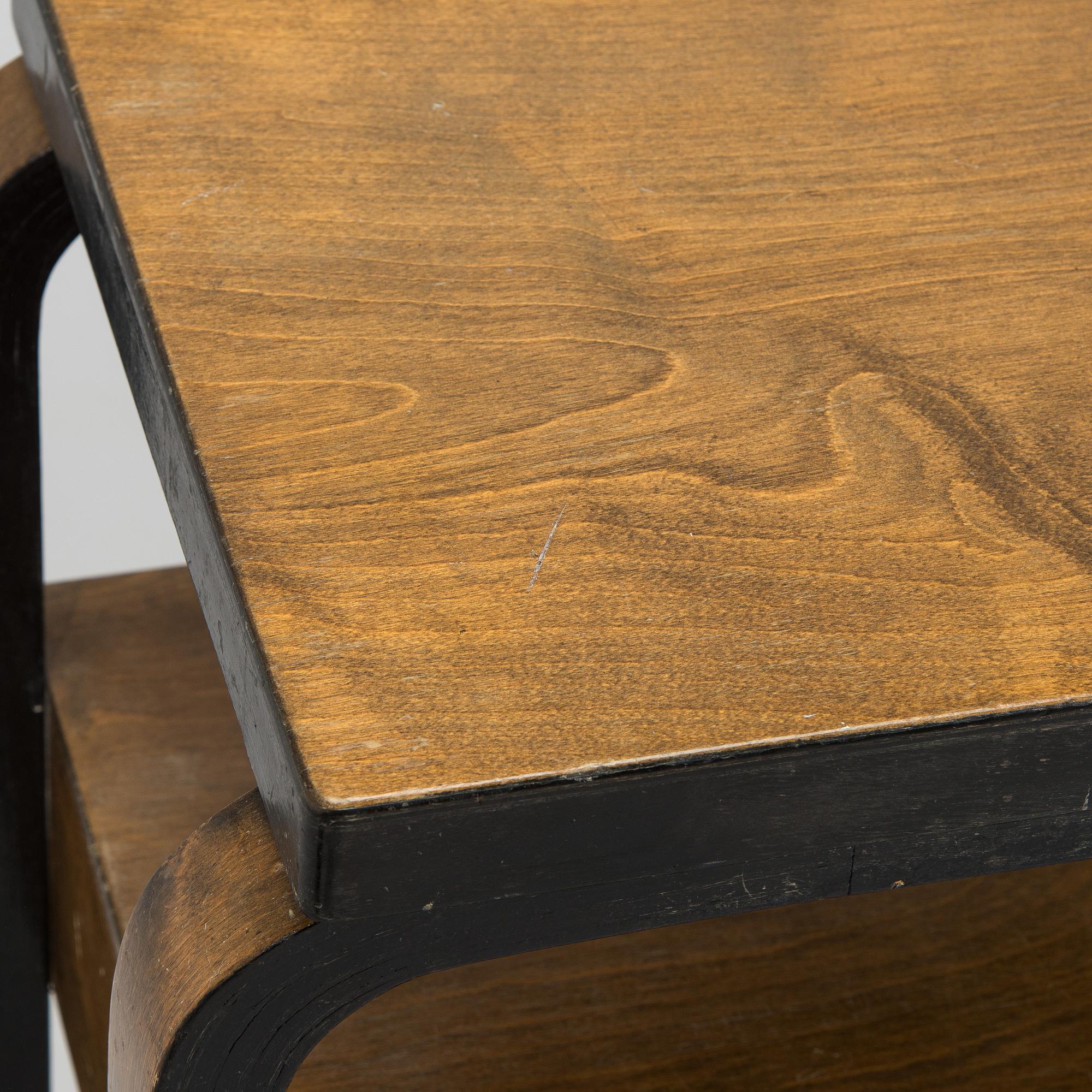 Alvar Aalto, sidobord, modell 87,  O.Y. Huonekalu- ja Rakennustyötehdas A.B. 1930/1940-tal.