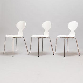 Arne Jacobsen, tuoleja, 3 kpl, "Myran",Fritz Hansen 2008.
