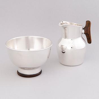 TAPIO WIRKKALA, a silver (916) cream jug and a sugarbowl, for Kultakeskus Hämeenlinna 1961.