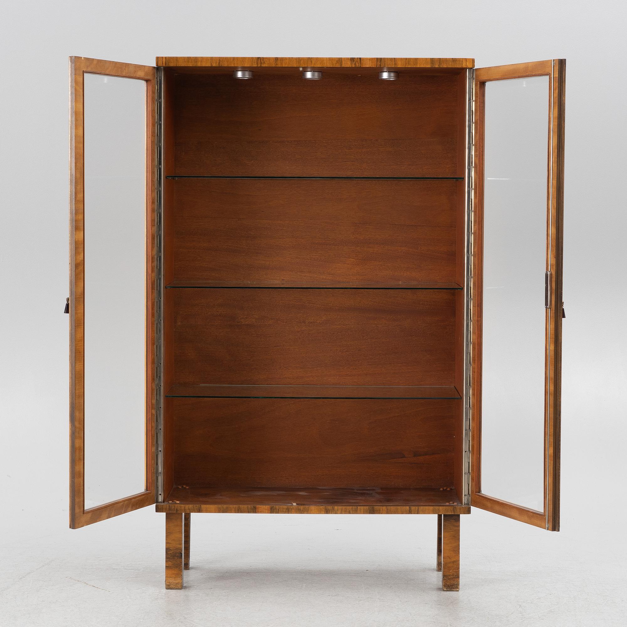 Display cabinet, 1930s.