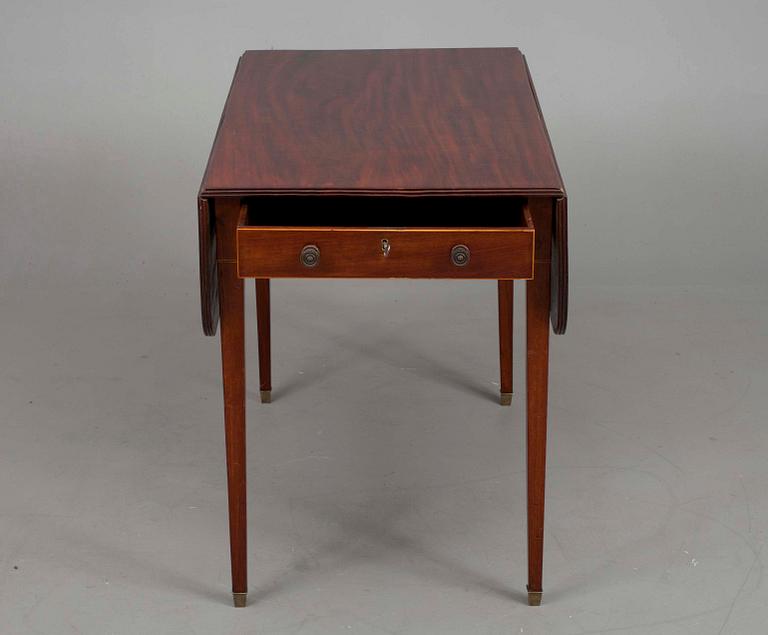 KLAFFBORD, mahogny, s.k. Pembroke table, England, 1800-talets senare hälft.