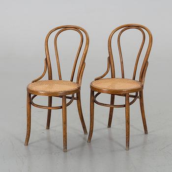 A pair of chairs, Thonet-style, around year 1900 / early 20th century.