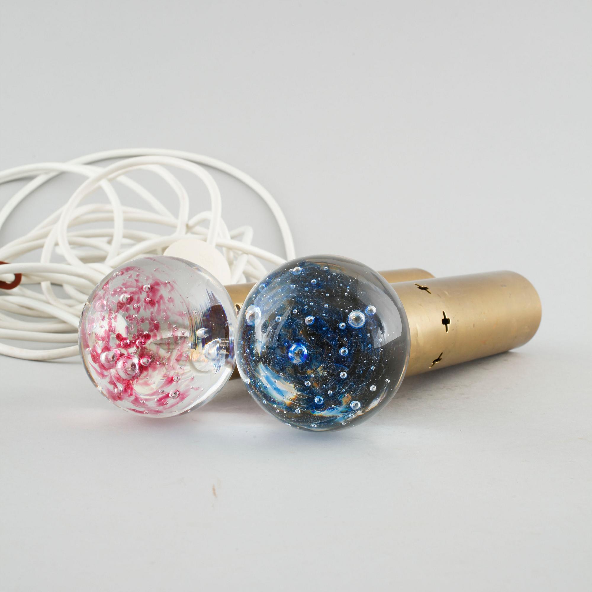 TAKLAMPOR/FÖNSTERLAMPOR, ett par, 1900-talets andra hälft.