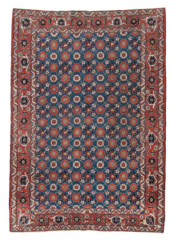 CARPET. Semi-antique Veramin. 313 x 218,4 cm.