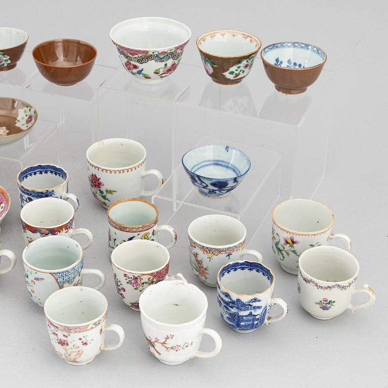 A group of Chinese porcelain, Qing dynasty, Kangxi (1662-1722), Qianlong (1736-95), and 19th century,