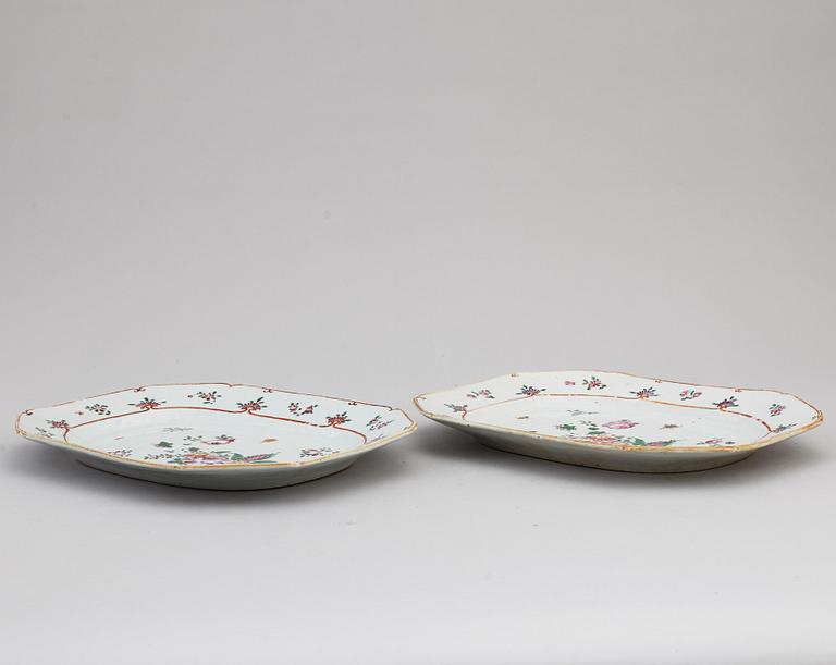 A pair of famille rose serving dishes, Qing dynasty, Qianlong (1736-95).