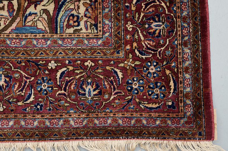 SEMI-ANTIQUE SILKE KASHAN.