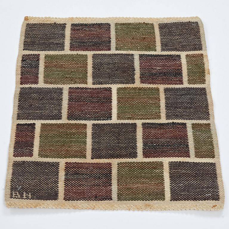 Barbro Nilsson, vävnad, "Kvadrater på linne, mörk", inplock på linnebotten, ca 48-49 x 39-40 cm, signerad BN.