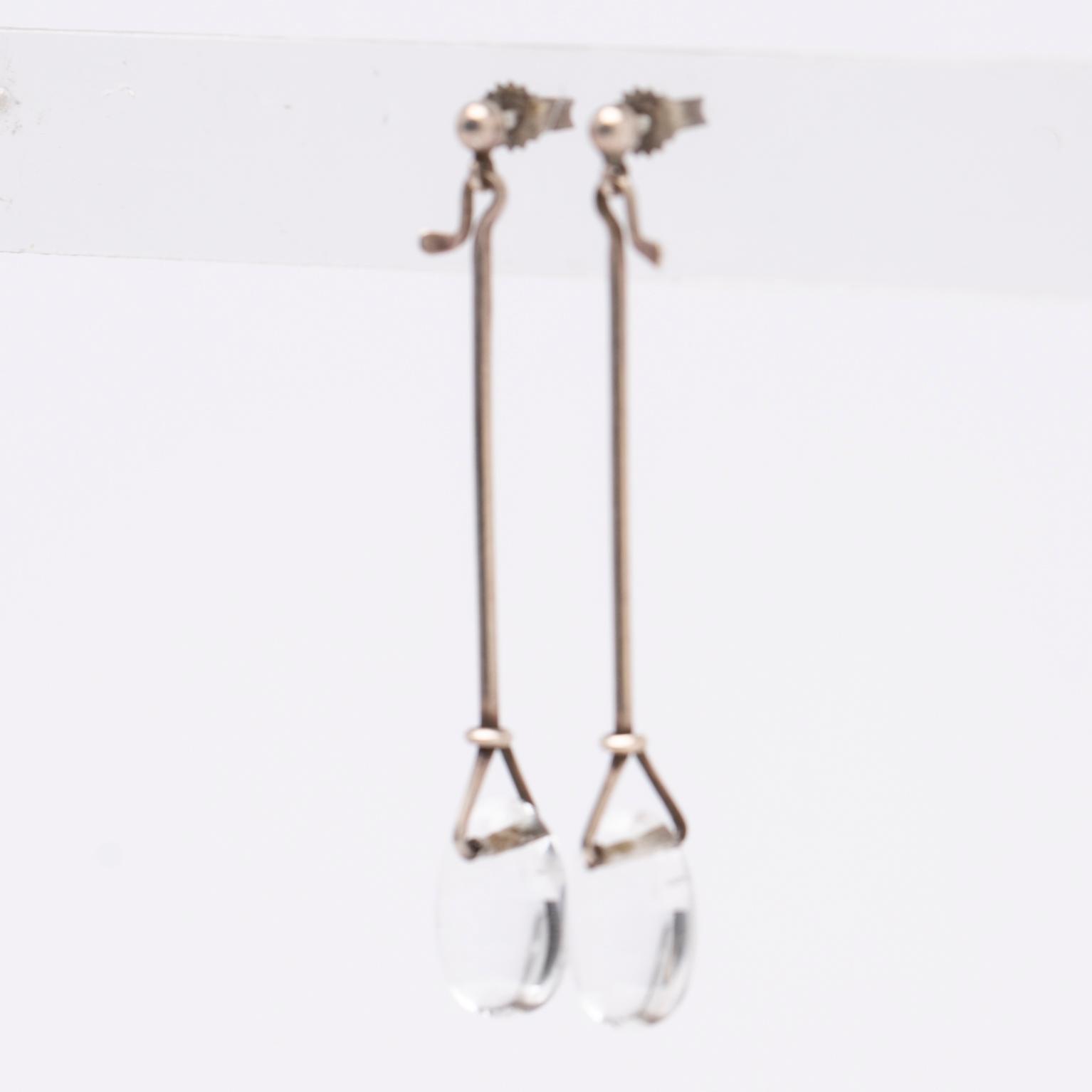Vivianna Torun Bülow-Hübe, örhängen "Dew-drops", silver och bergkristall för Georg Jensen.