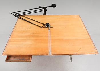 ARKITEKTBORD, Ingut, 1900-talets början.