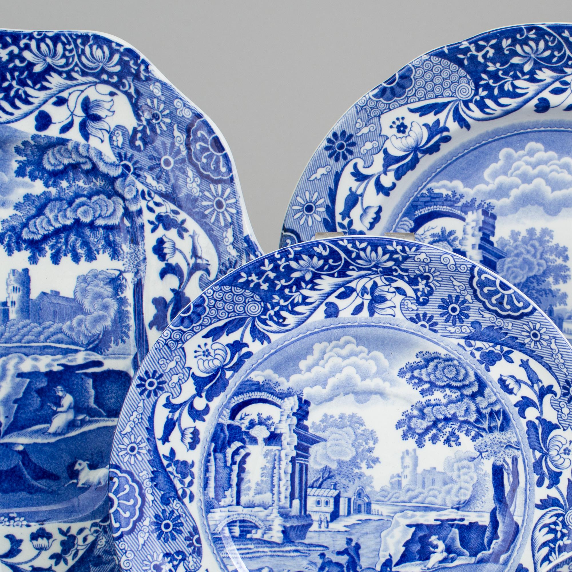 A large Copeland 'Spode's Italian' porcelain dinner- and coffee service, 107 pieces.
