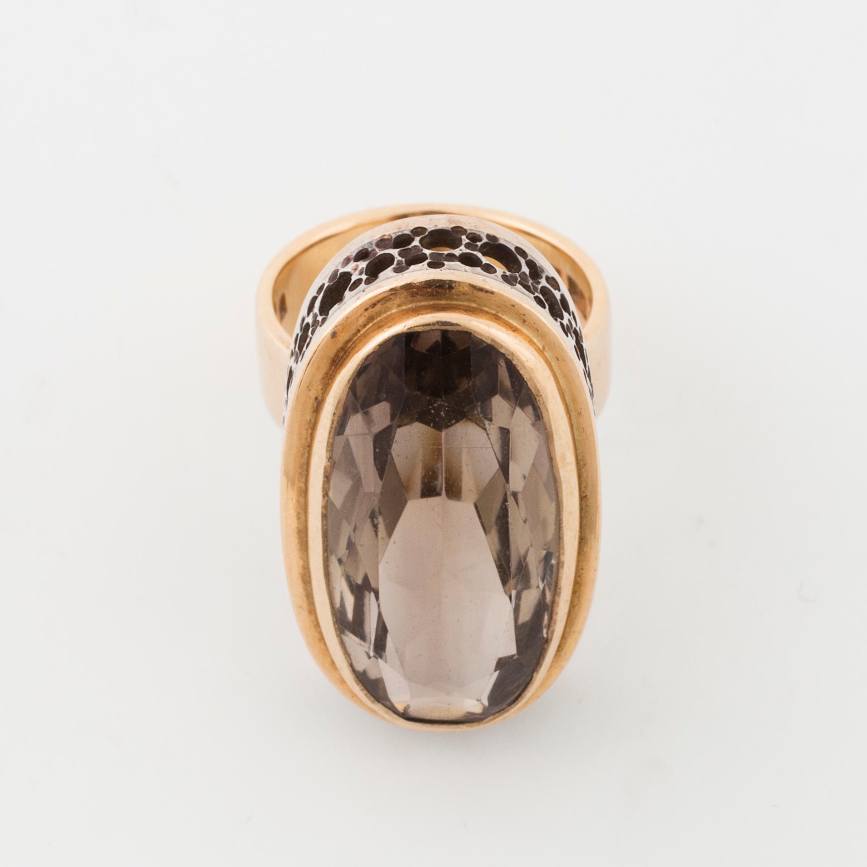 ANDERS HÖGBERG, Göteborg, 1991, a faceted smoky quartz ring.