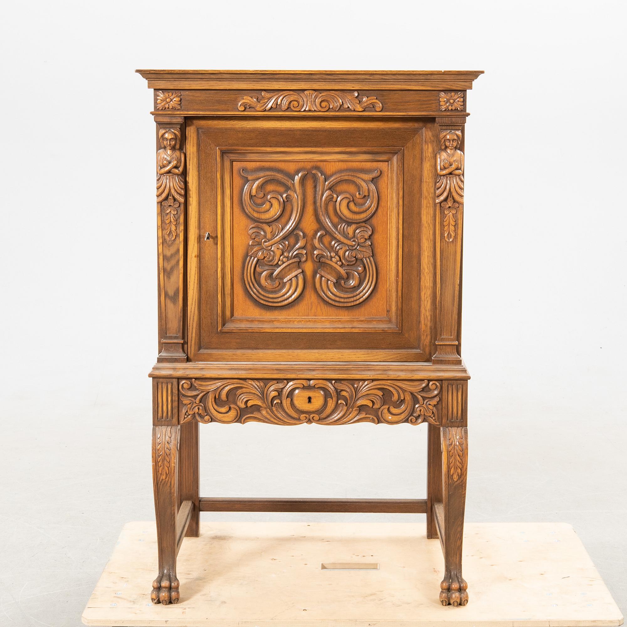 Skåp Barock-stil 1940-tal.