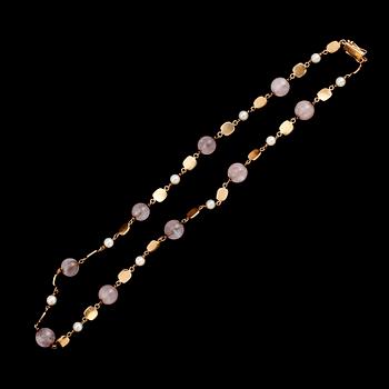 COLLIER, 18 k guld, odlade pärlor, rosenkvarts, svenska stämplar.