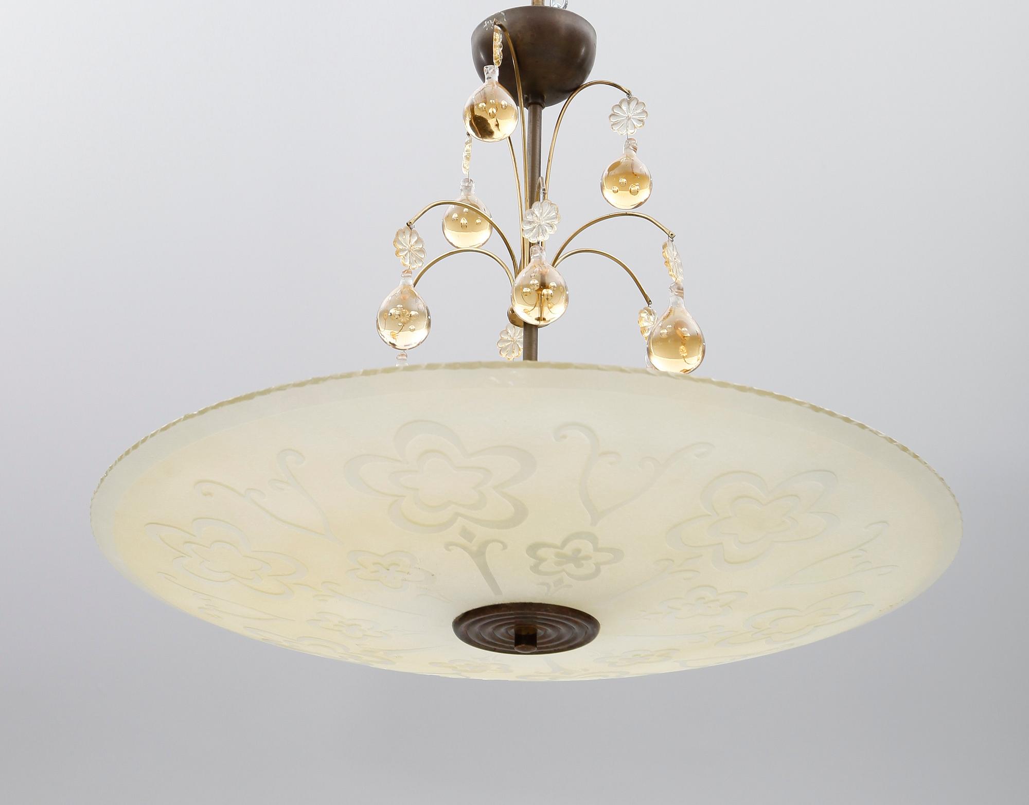 TAKLAMPA, 1900-talets första hälft. Höjd 50 cm.