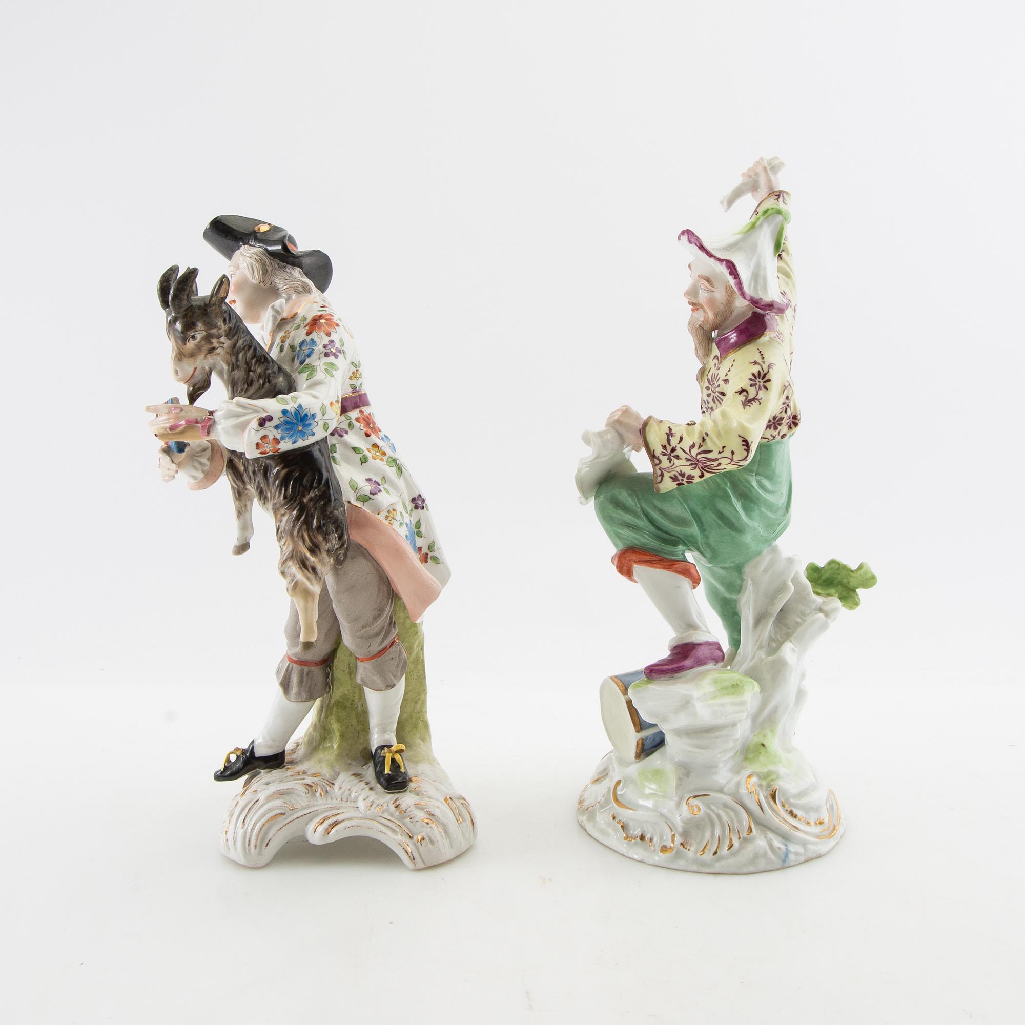 Figurines 2 pcs probably Germany around 1900 porcelain.