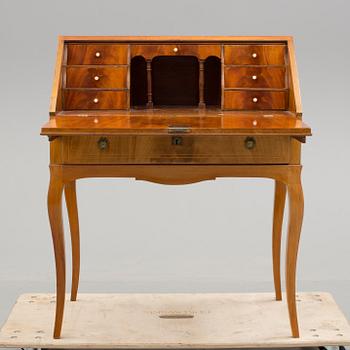 SEKRETÄR, gustaviansk stil, 1900-tal.