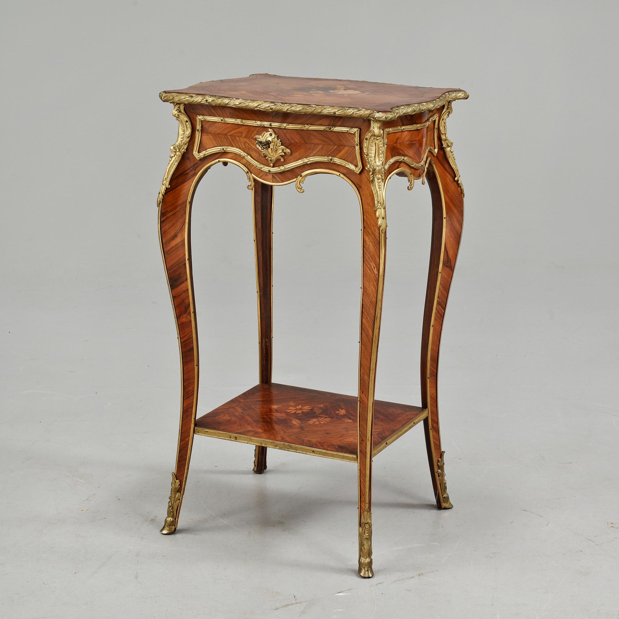 PIEDESTAL, rokokostil, 1900-tal.