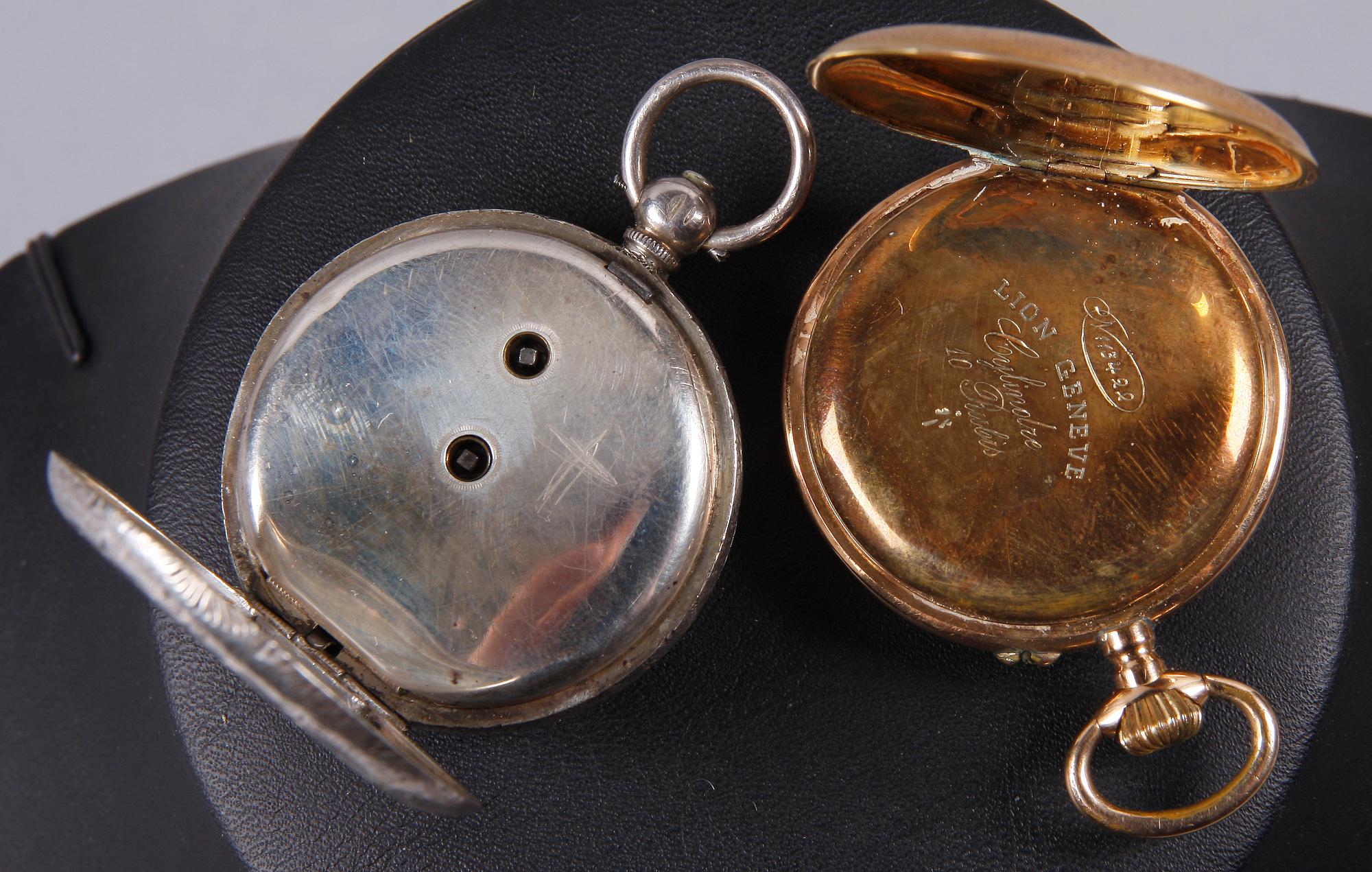 DAMFICKUR, 2 st, guld 14K resp silver. Omkring 1900.