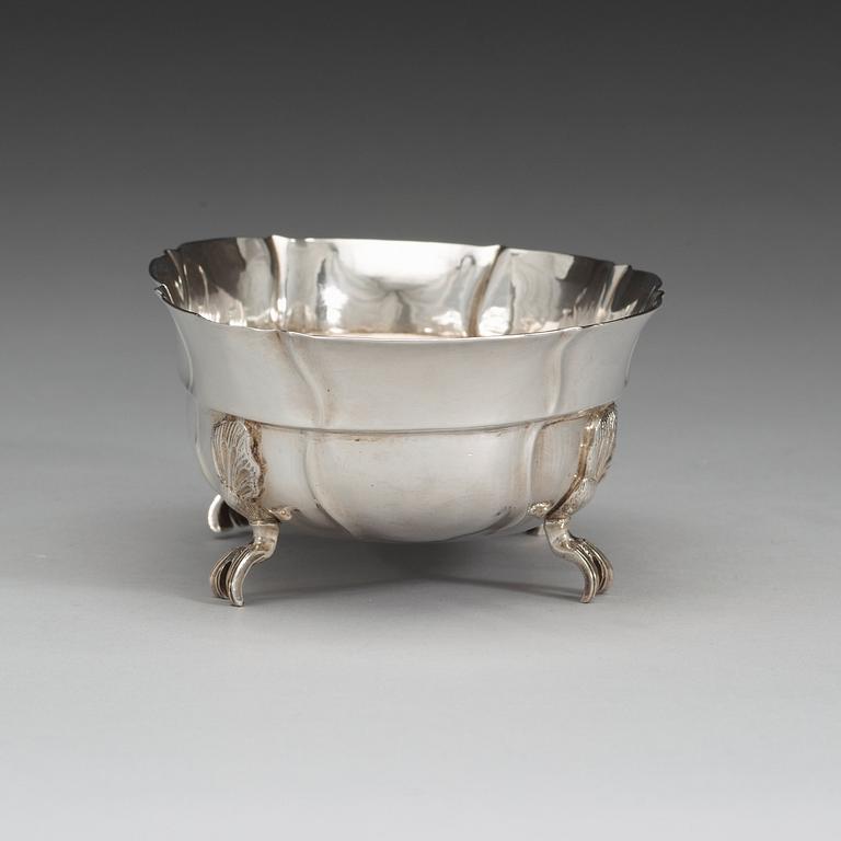 A Swedish 18th century silver sweet-bowl, marks of Samuel Presser, Linköping 1768.