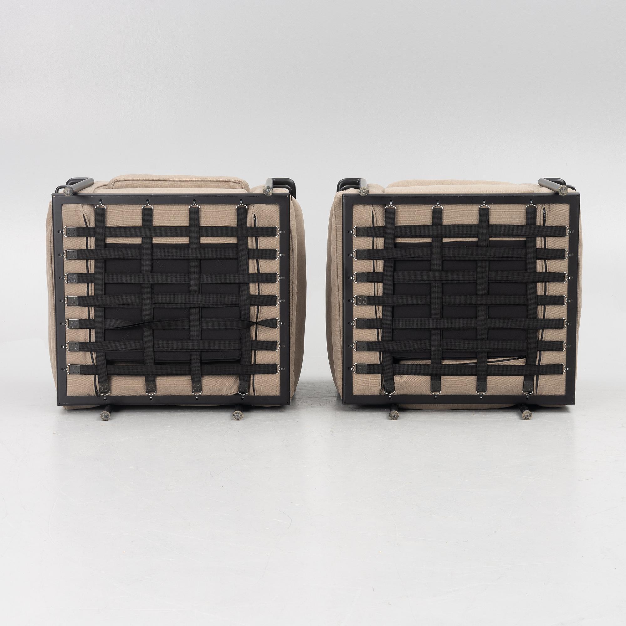 Le Corbusier, Charlotte Perriand & Pierre Jeanneret, fåtöljer, ett par, "LC3", Cassina, 2006.