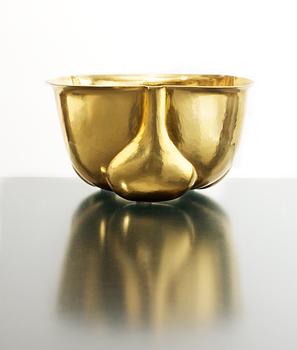 A Sigurd Persson 23k gold bowl, executed by Wolfgang Gessl in Stockholm 1977.