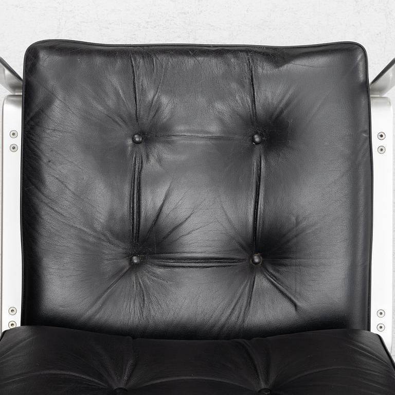 Karl Erik Ekselius, karmstolar/ fåtöljer ett par "Mondo" för JOC möbler sent 1900-tal.