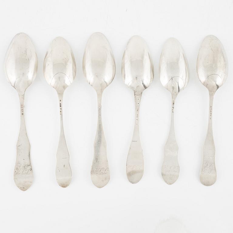 Skedar, 6 st, silver, olika mästare, bl.a. Johan Petter Molér, Visby, 1813 samt 1818.