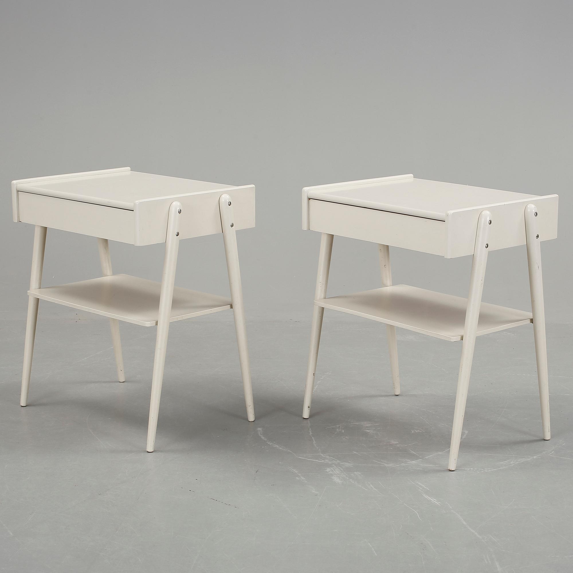 SÄNGBORD, ett par, AB Carlström & Co, Möbelfabrik, 1900-talets andra hälft.