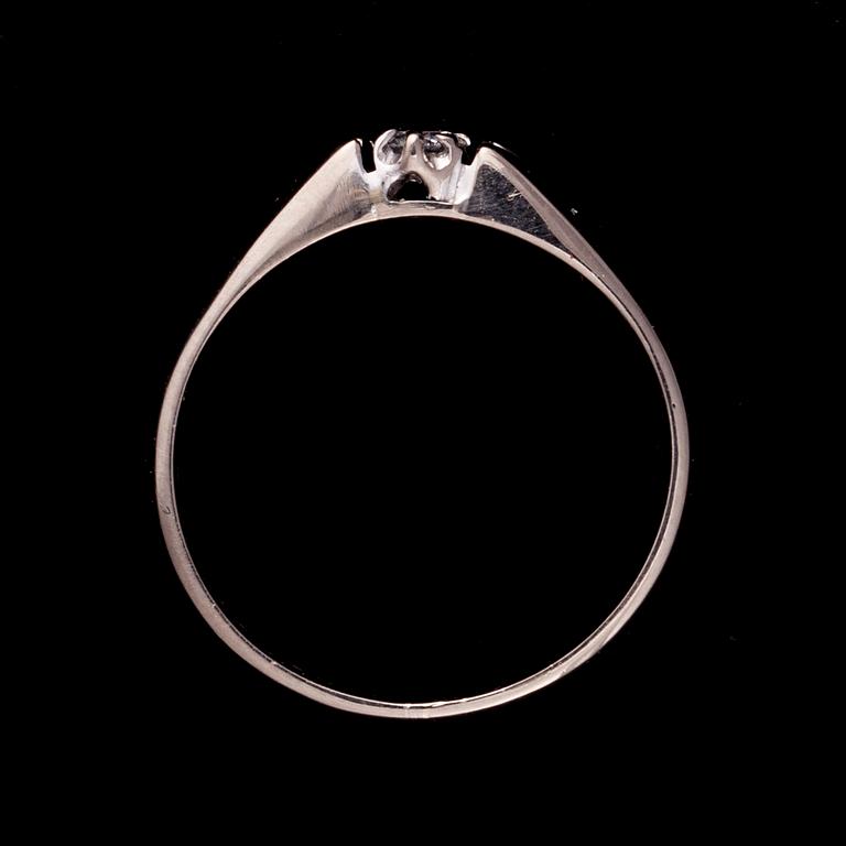 RING, 14K vitguld, diamant. Vikt ca 2,4 g.