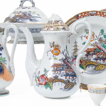 A Swedish "Japan" creamware dinner service, Rörstrand, 1866-1925. (c. 80 pieces).