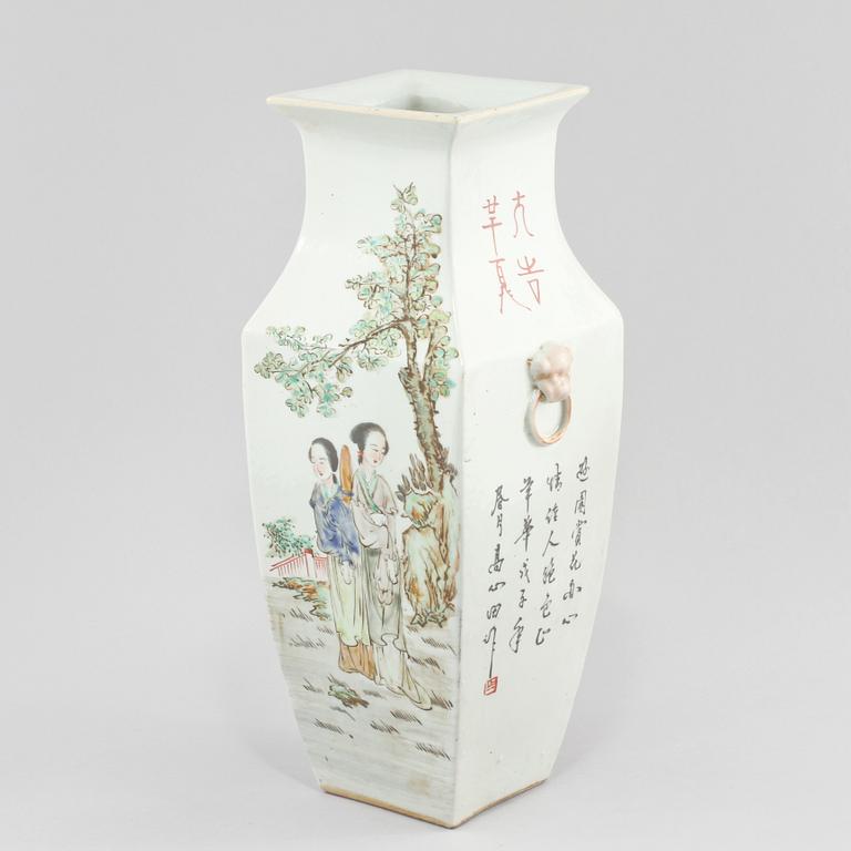 VAS, porslin, Kina, sent 1800-tal.