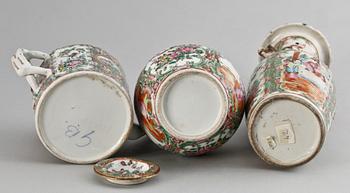 VASER 2 st SAMT TEKANNA, porslin, Kanton, Kina 1800-tal.