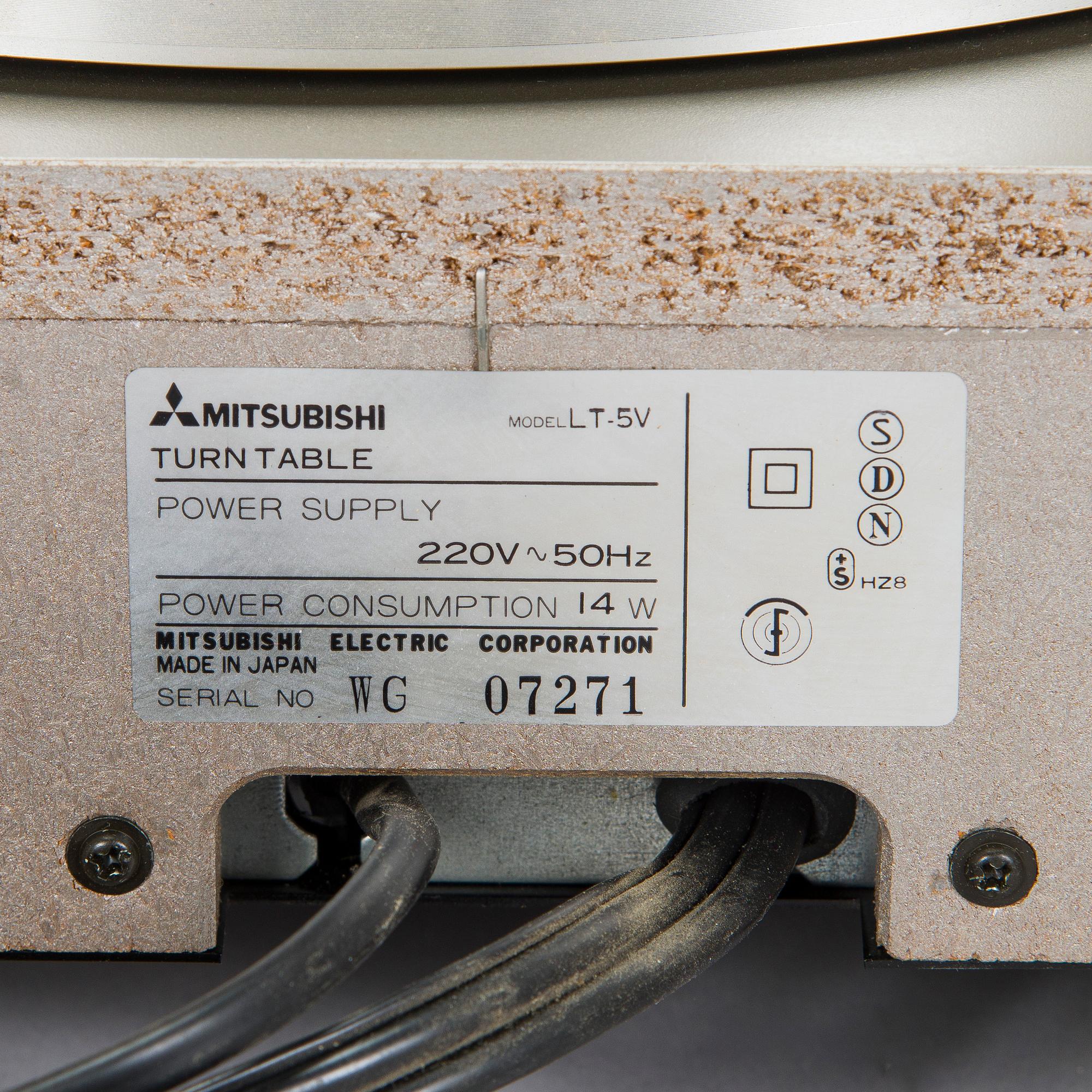 Vinylspelare, modell LT-5V, samt förstärkare och tuner, Mitsubishi, 1980-tal.