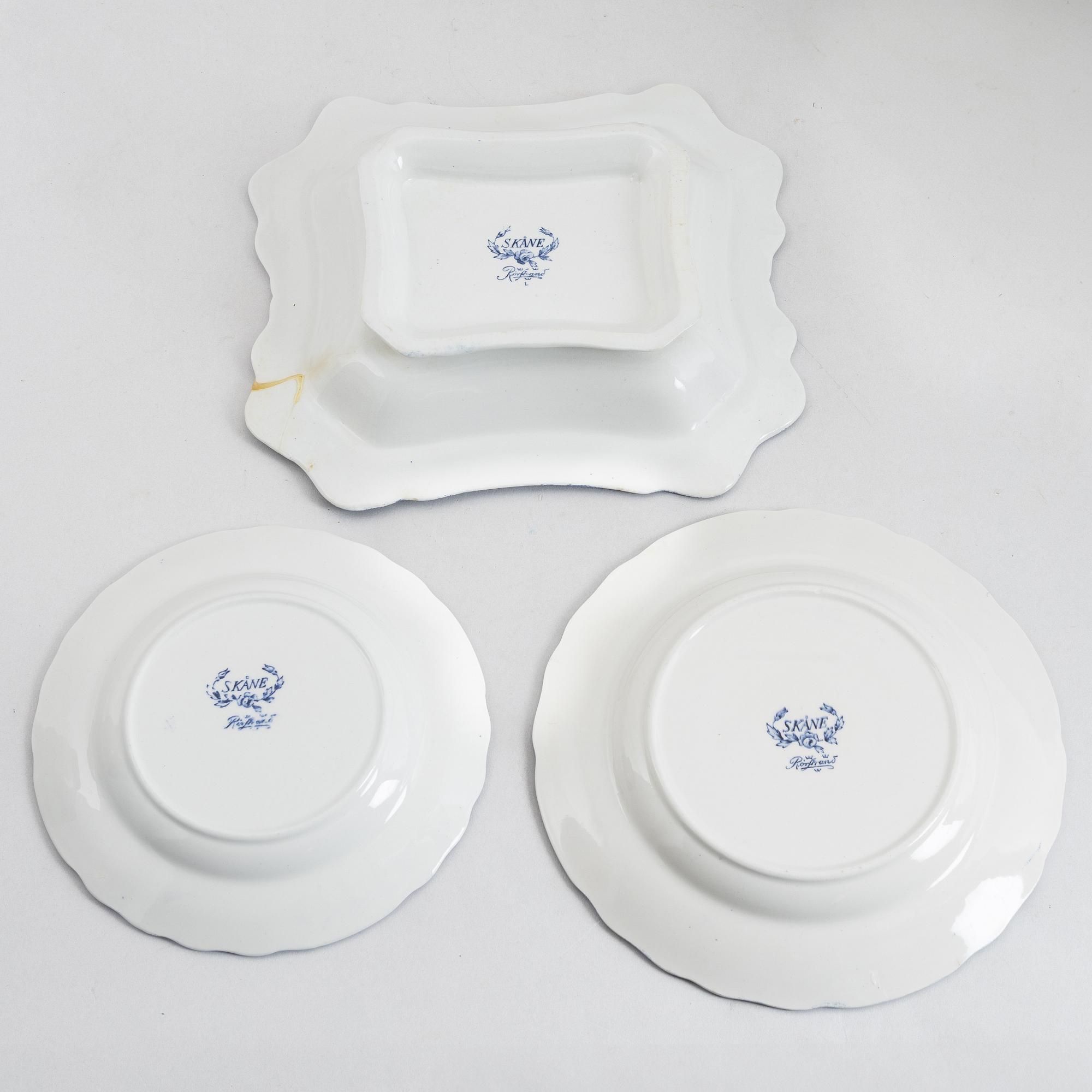 A 63-piece creamware dinner service, "Skåne", Rörstrand, around 1900.