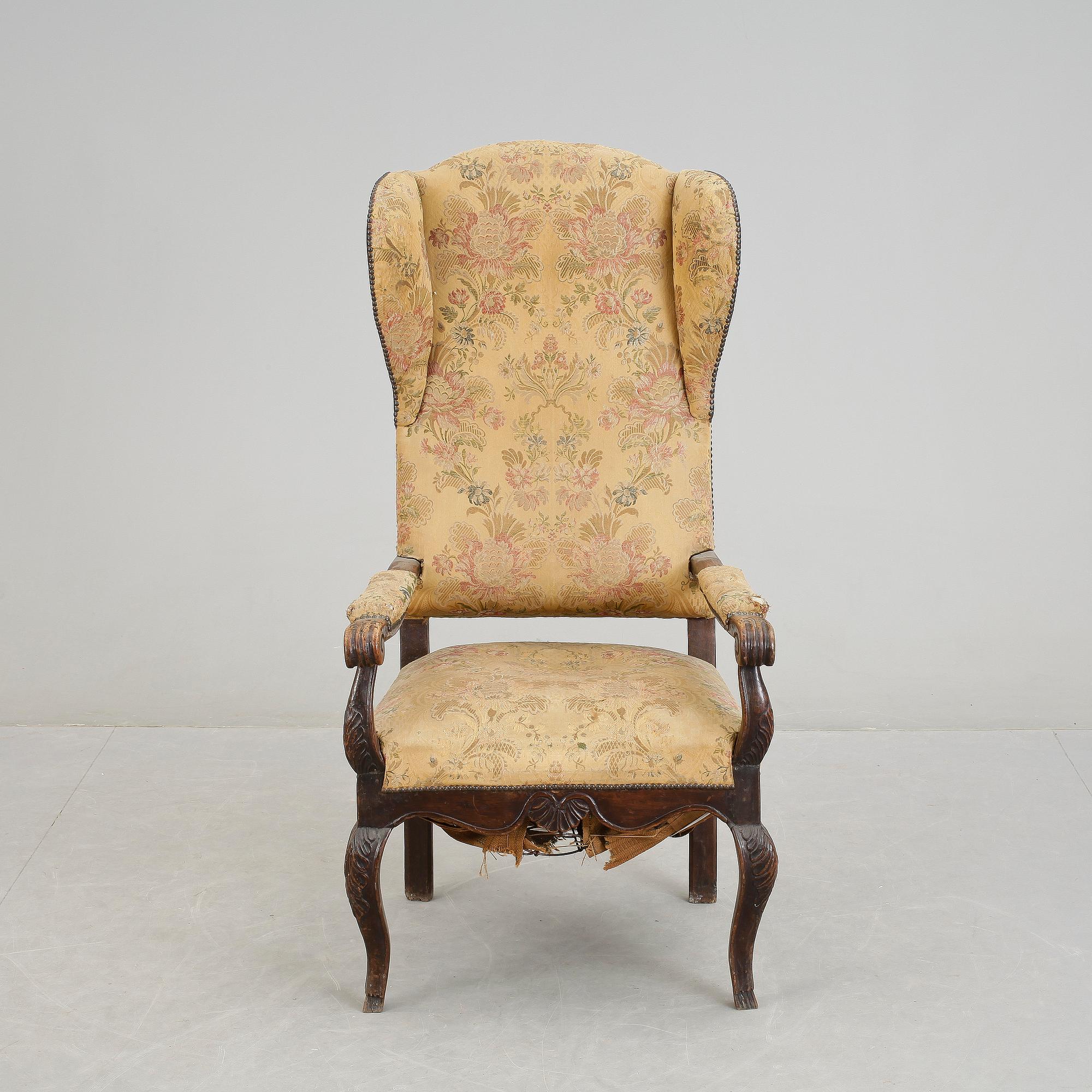 ÖRONLAPPSFÅTÖLJ, senbarock, 1700-tal.