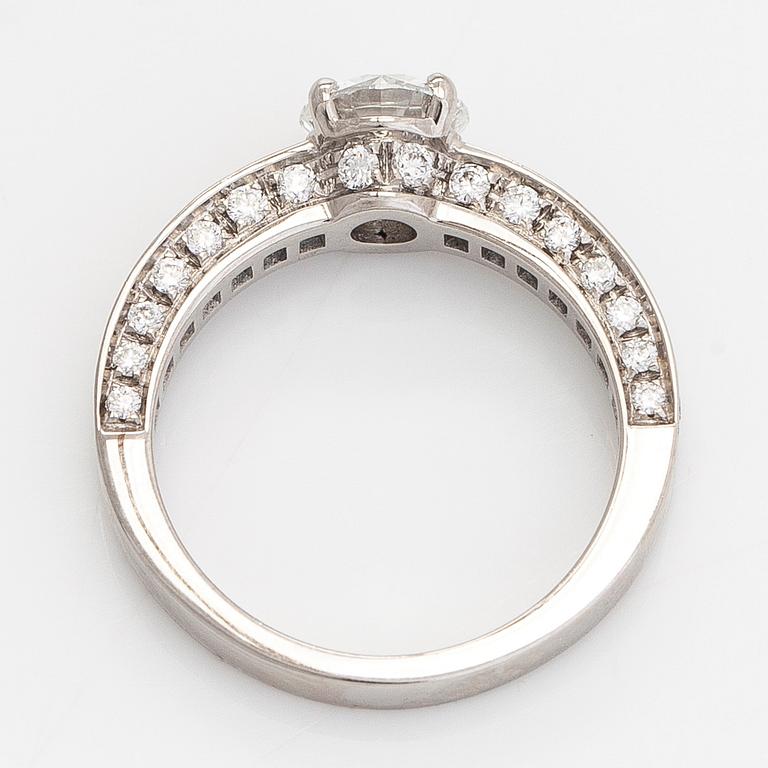 Bulgari, a platinum ring, 'Dedicata a Venezia', with brilliant-cut diamonds. With certificate and GIA dossier.