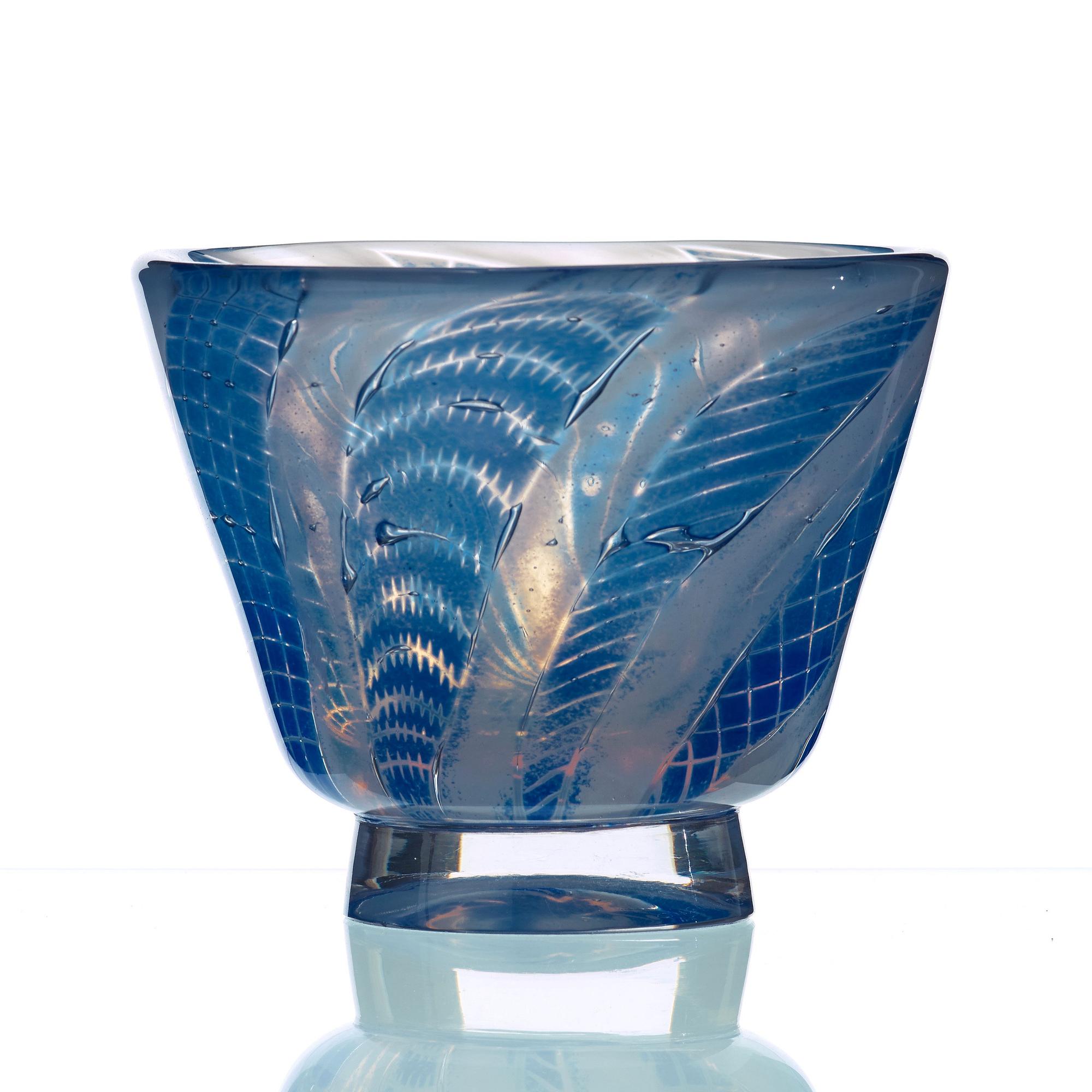 Edward Hald, a 'slipgraal' glass bowl, Orrefors 1948.